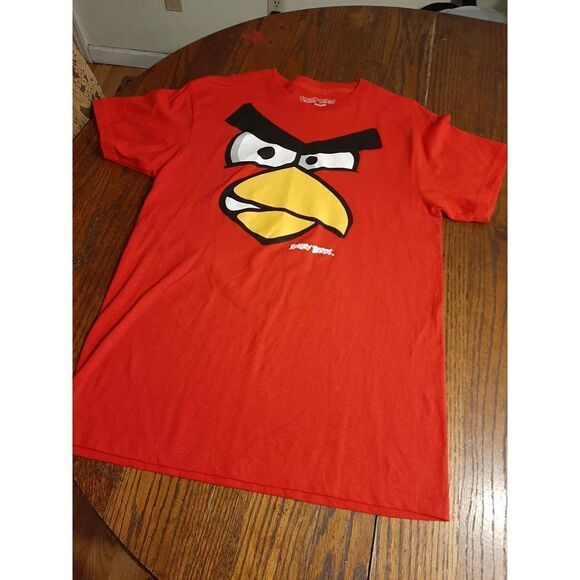 GUC Medium Angry Bird Red Tee Tshirt Top  Crew Neck Short Sleeve - Picture 1 of 3